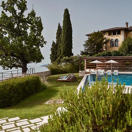 Ikador Luxury Boutique & 5*