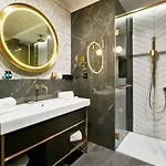 Ikador Luxury Boutique & أوباتيا